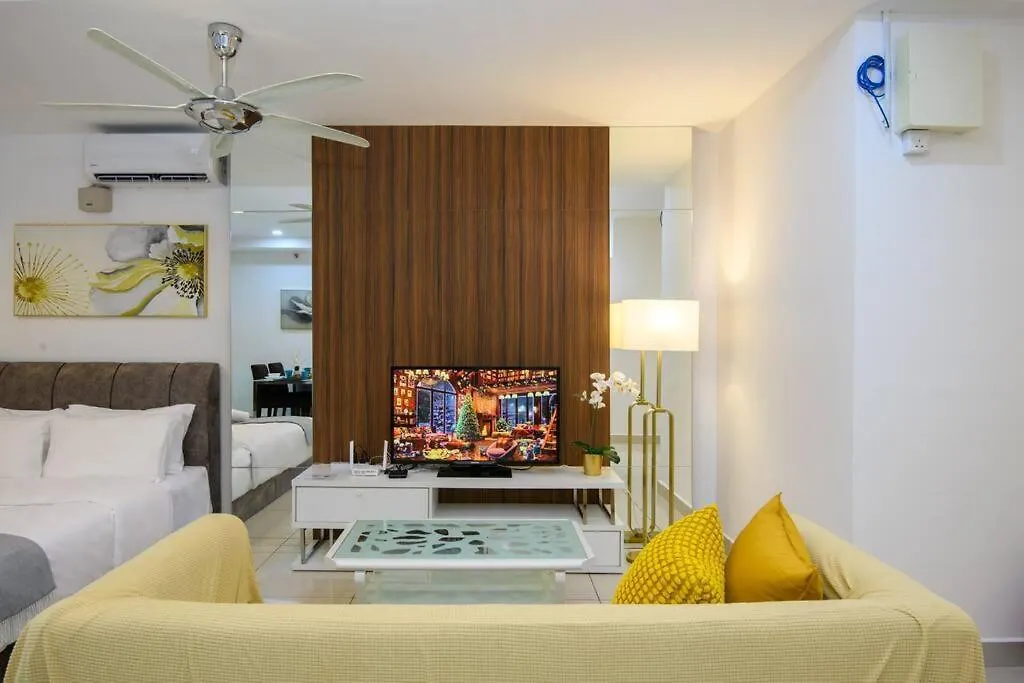 Deluxe Studio/Gurney/Mansion One George Town
